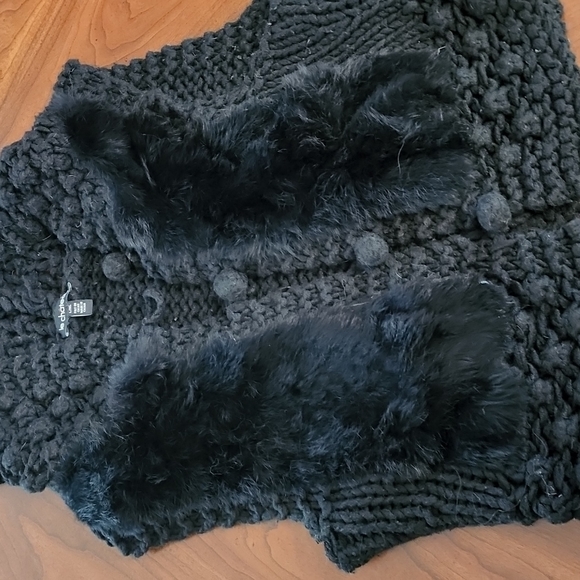LE CHATEAU knit + fur hooded vest - Picture 4 of 12